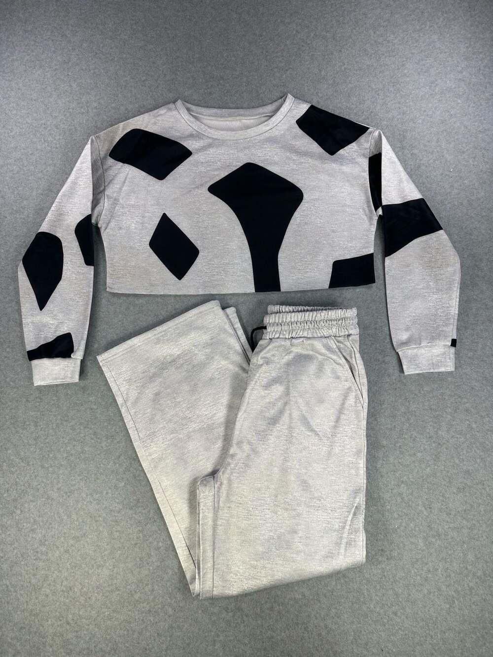 Unbranded Gray and Black Geometric Print Sweatshirt and Sweatpants Set Size M